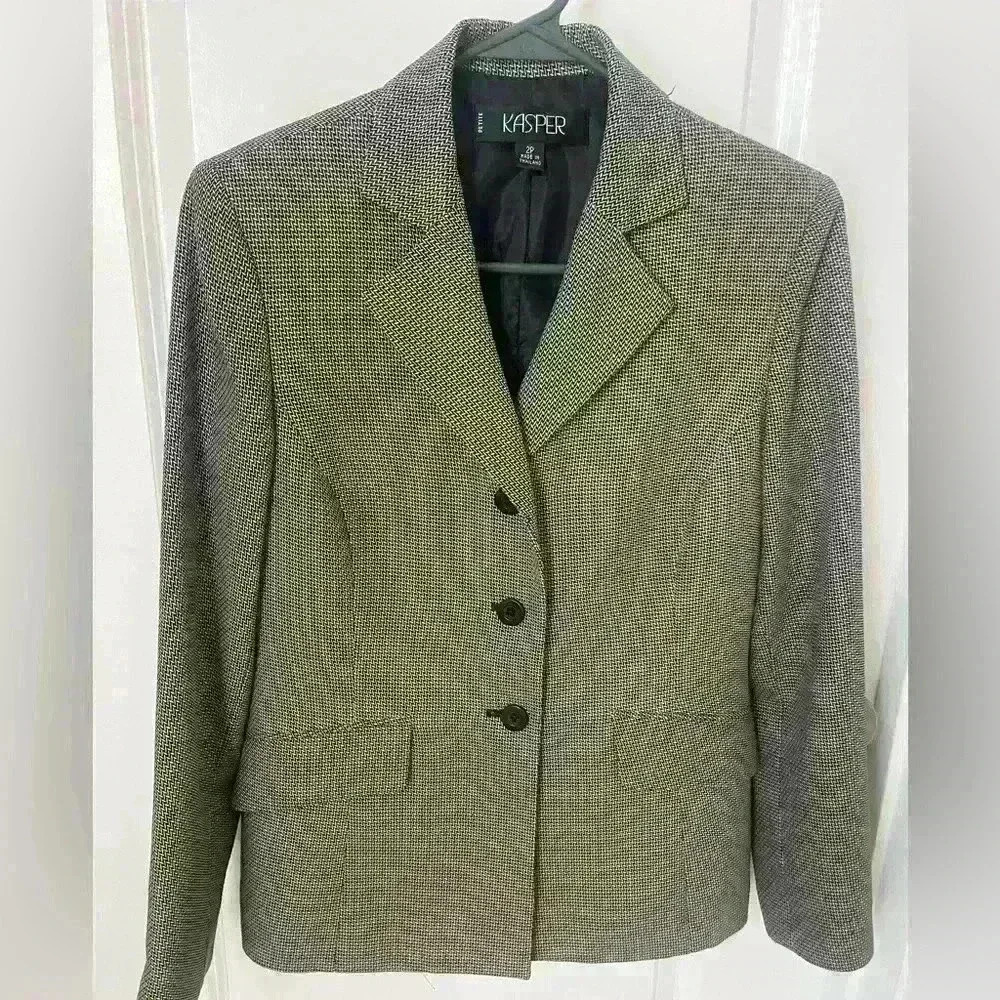 Kasper Women’s Blazer Size 2P